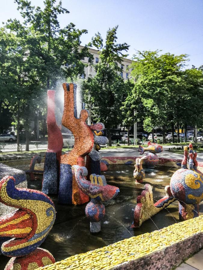 Отель Салют Бишкек Экстерьер фото