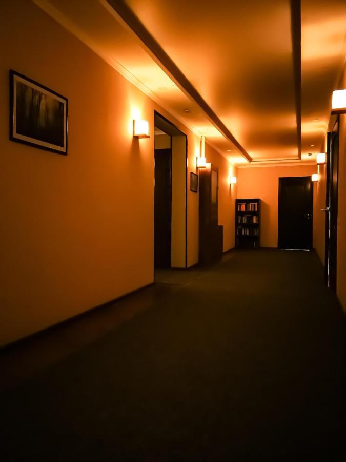Отель Салют Бишкек Экстерьер фото
